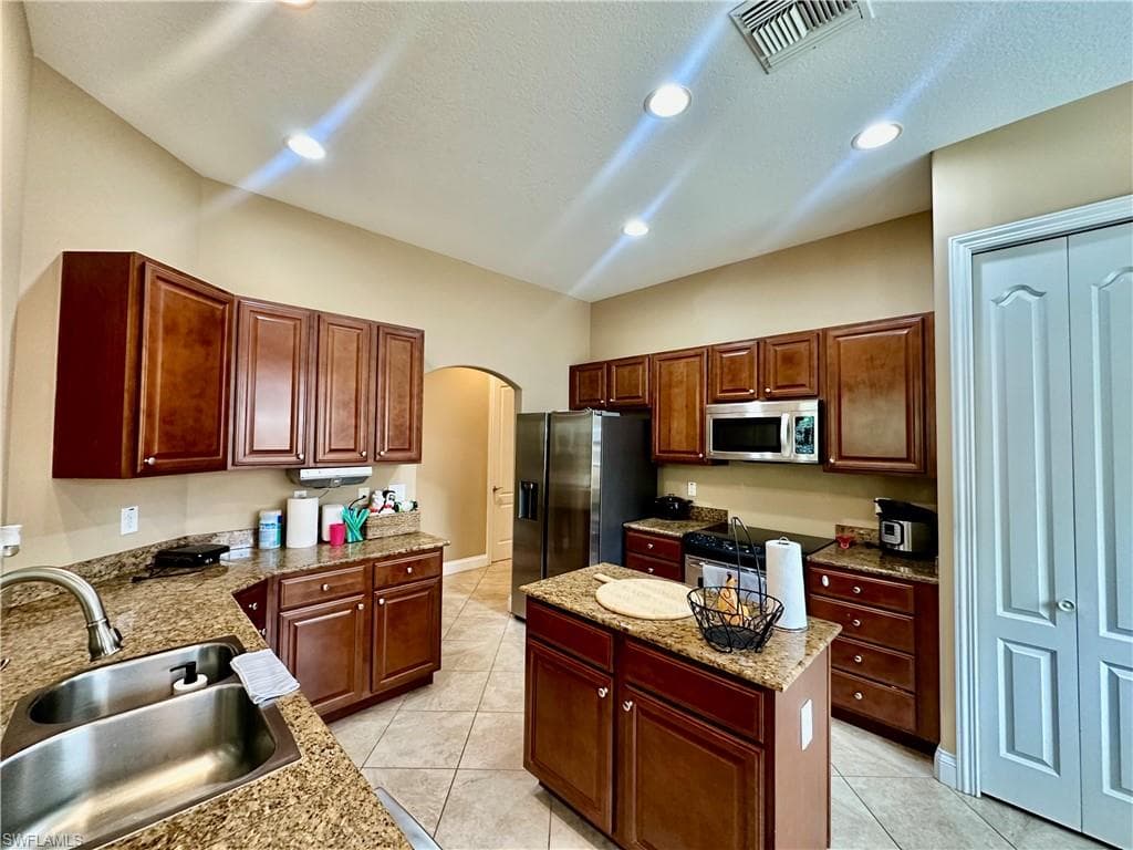 1338 Corso Palermo CT 2403-19