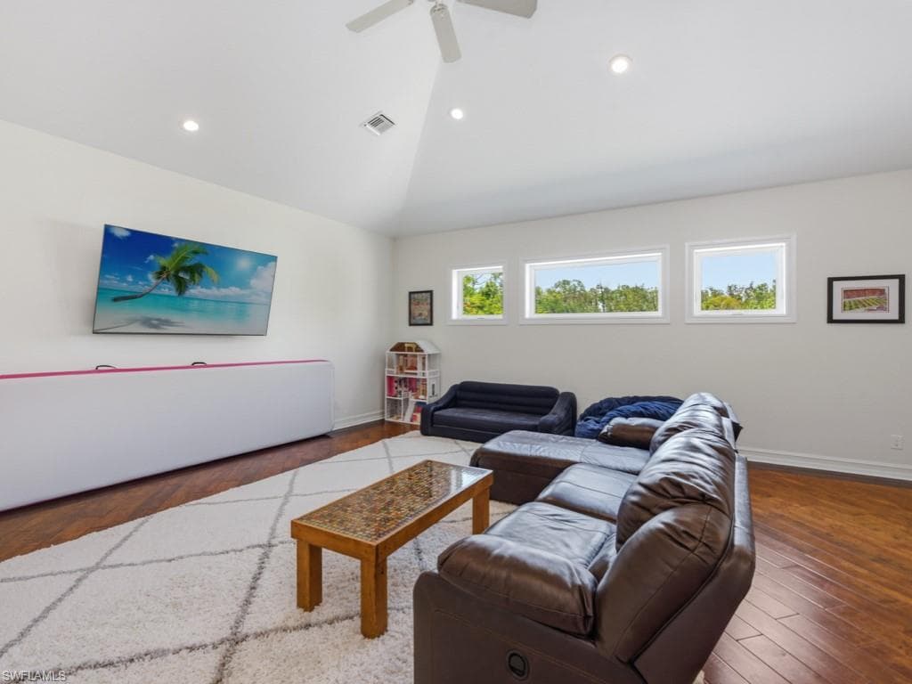 7051 Hunters RD-26