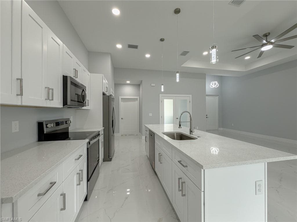 438 Raymer ST-5