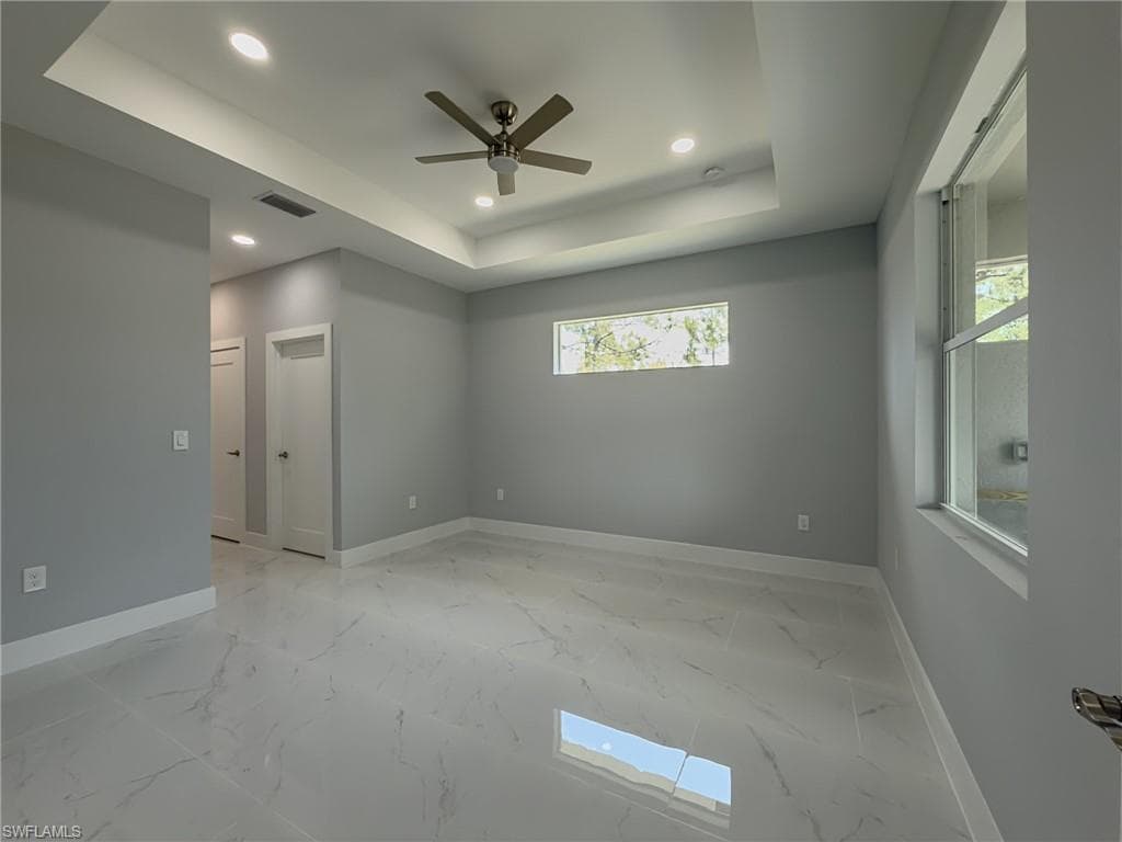 438 Raymer ST-11