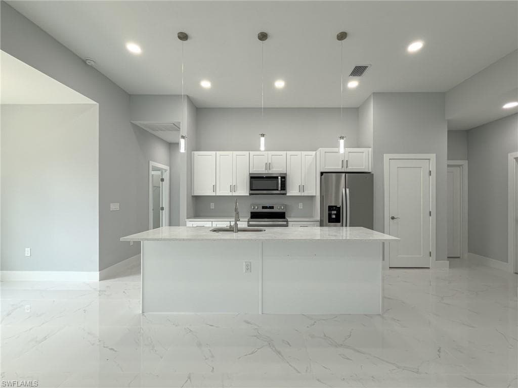 438 Raymer ST-2
