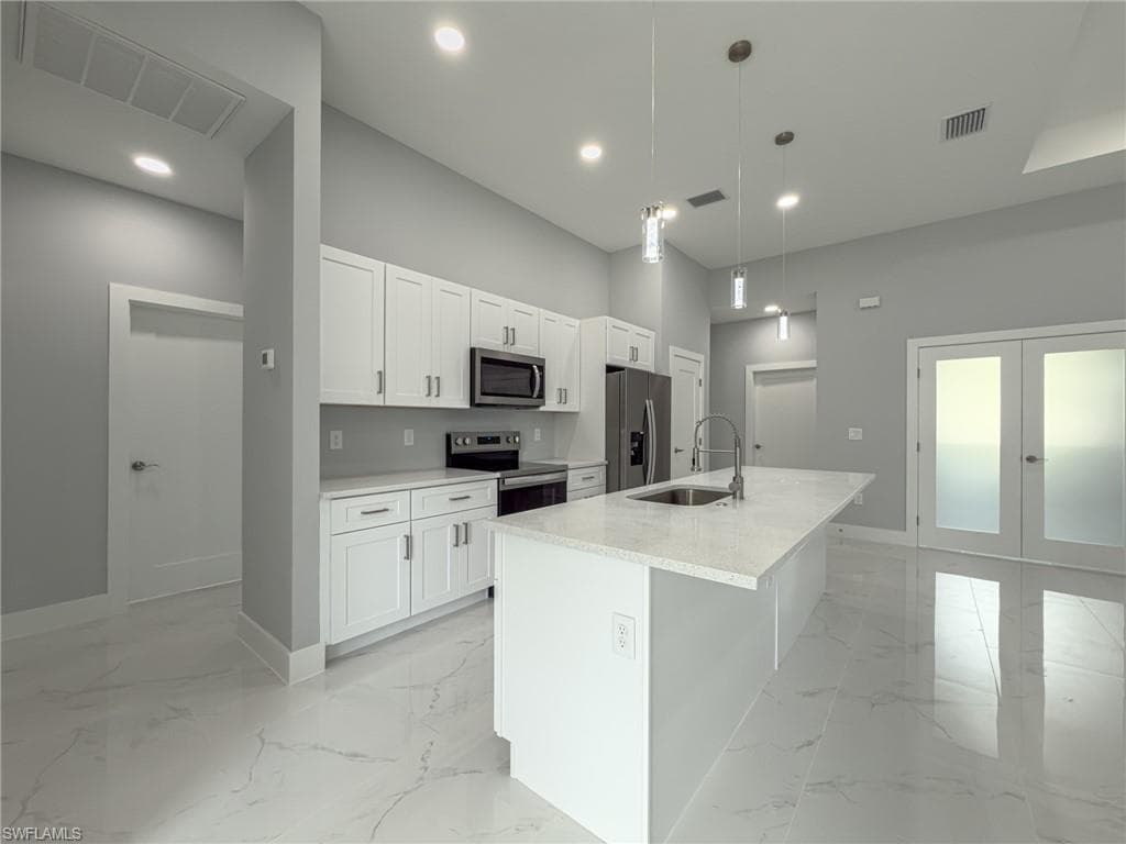 438 Raymer ST-3