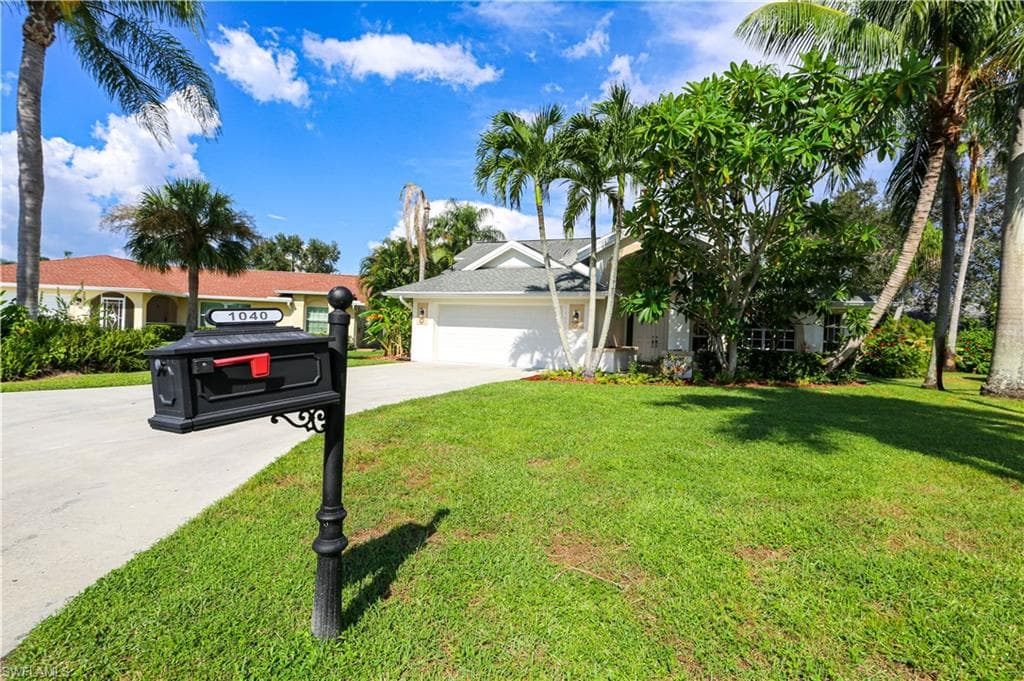 1040 Moon Lake DR-2
