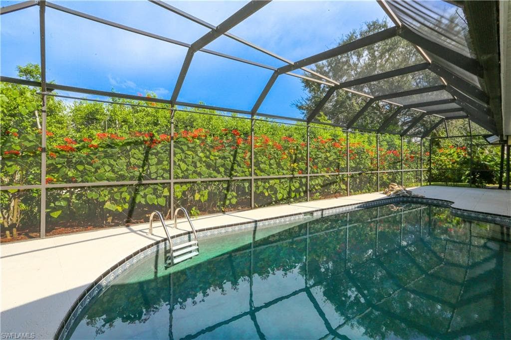 1040 Moon Lake DR-27