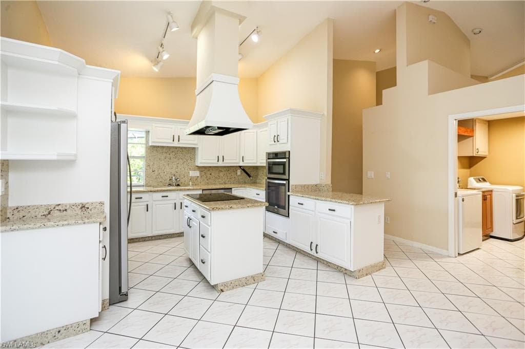 1040 Moon Lake DR-10