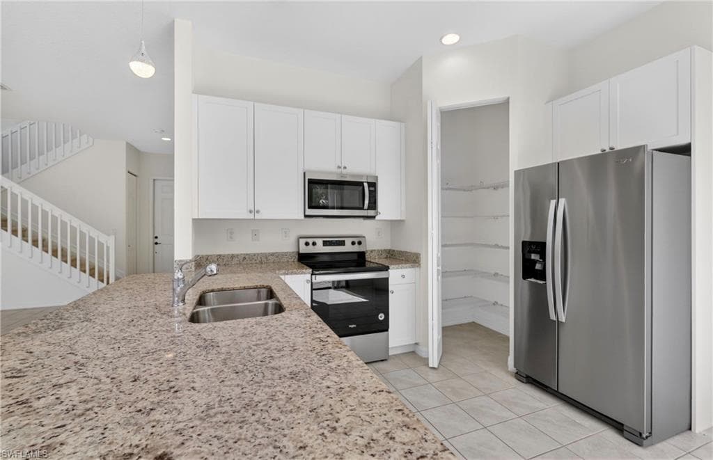 8951 Madrid CIR-9