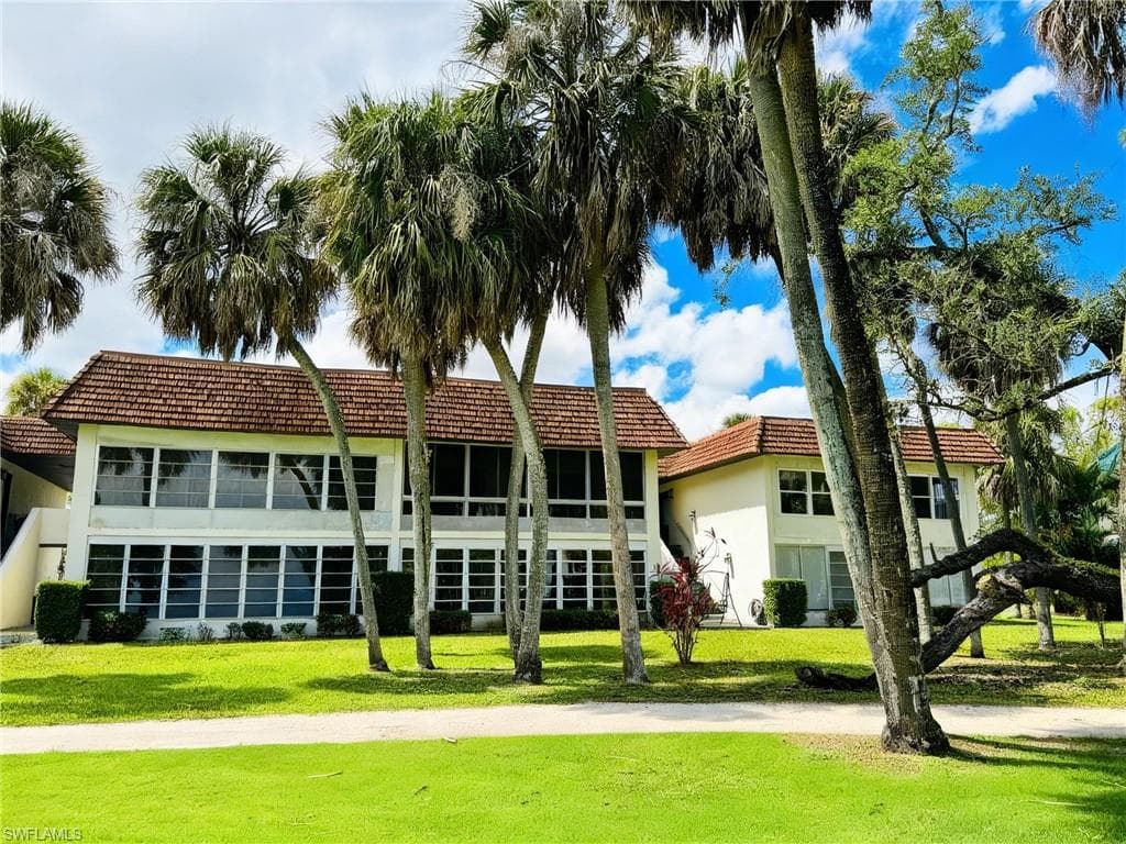 1723 Golf Club DR 6-2