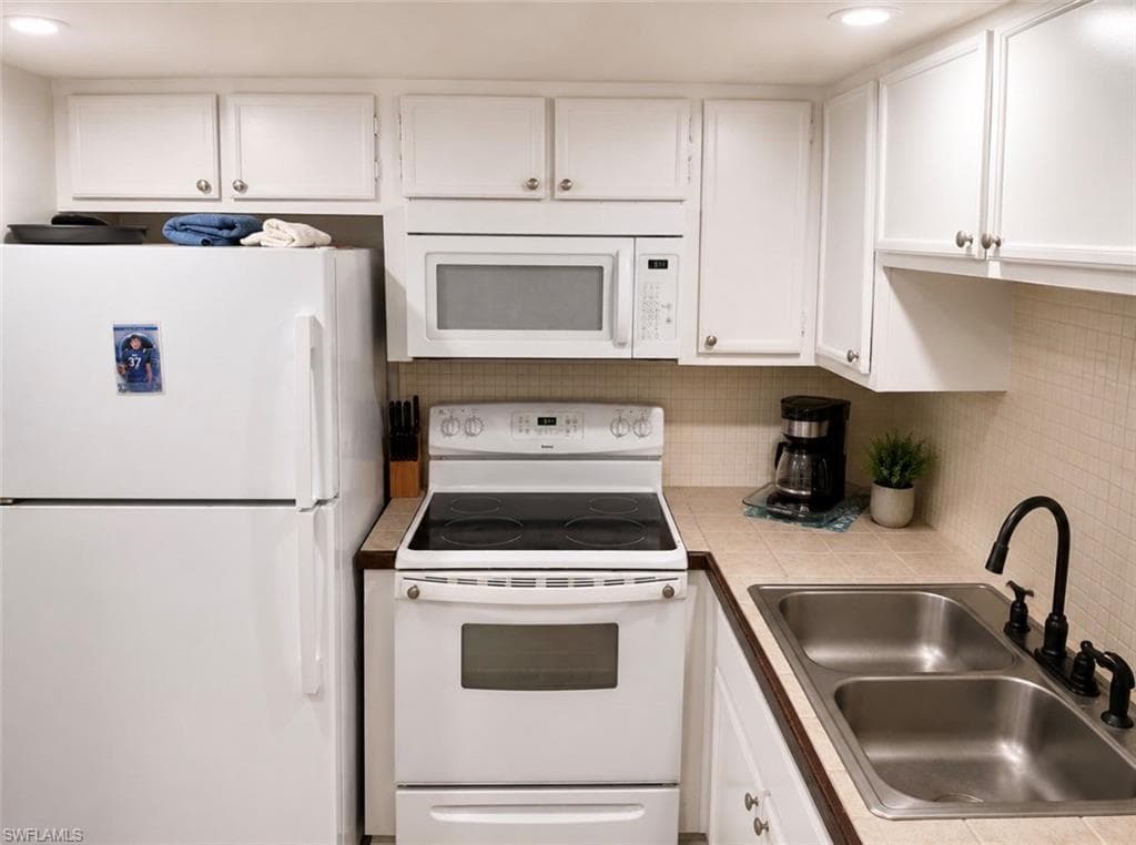 102 E Greens BLVD-5