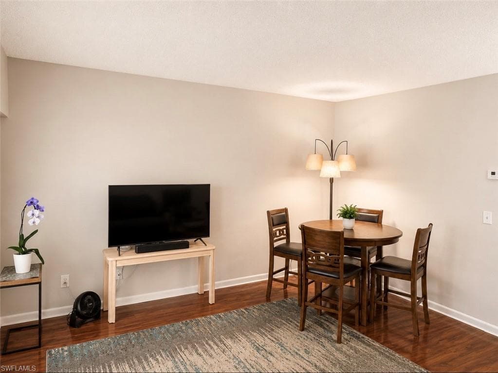 102 E Greens BLVD-11