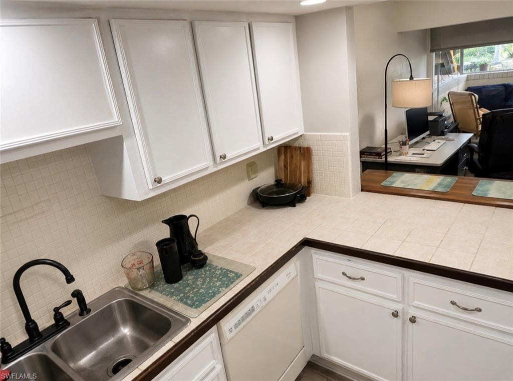 102 E Greens BLVD-6