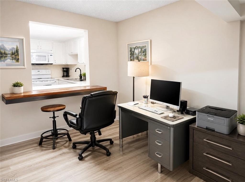 102 E Greens BLVD-4