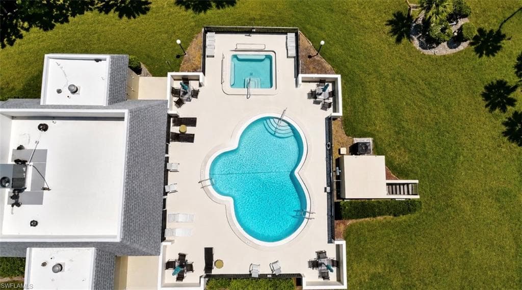 102 E Greens BLVD-30