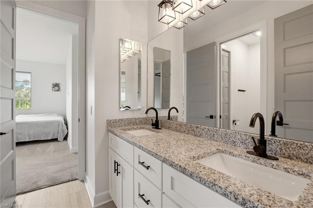 22833 Yellow Button LN-24