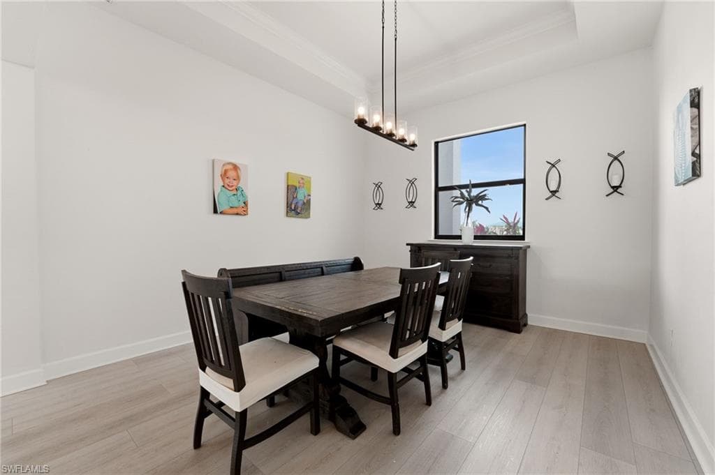 22833 Yellow Button LN-14