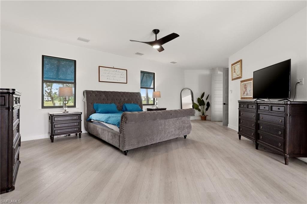22833 Yellow Button LN-18