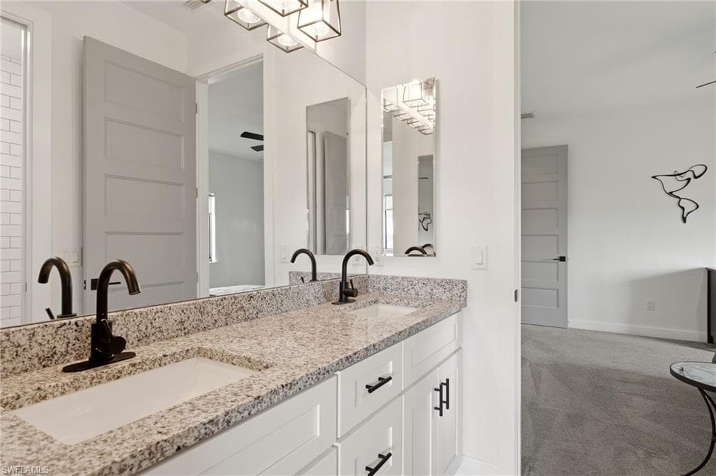 22833 Yellow Button LN-28
