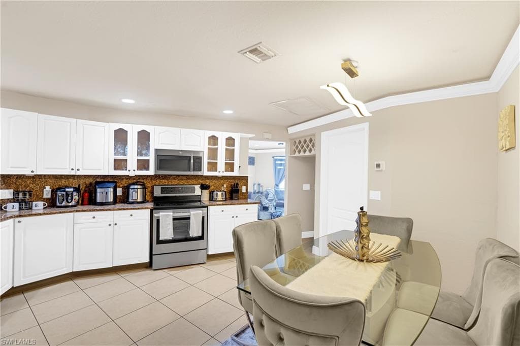 4587 25th CT SW-19