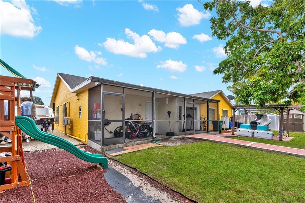 4587 25th CT SW-32