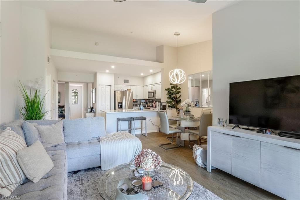 20281 Estero Gardens CIR 204-6