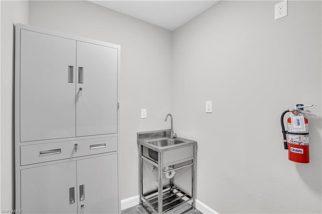 3802 La Rue ST-37