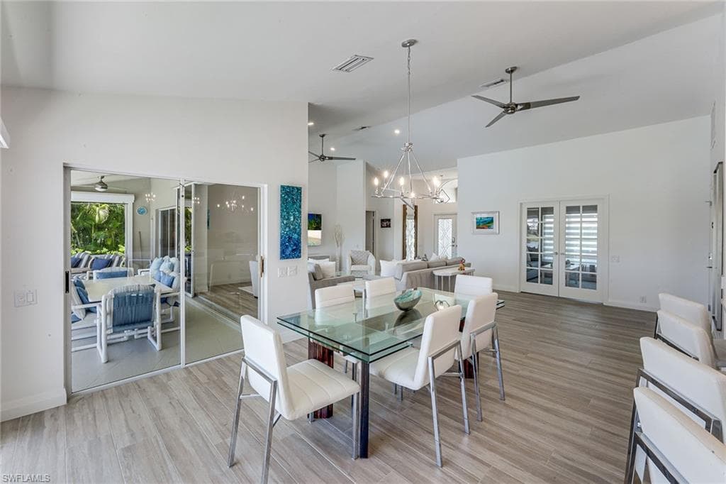 3803 Essex PL-13