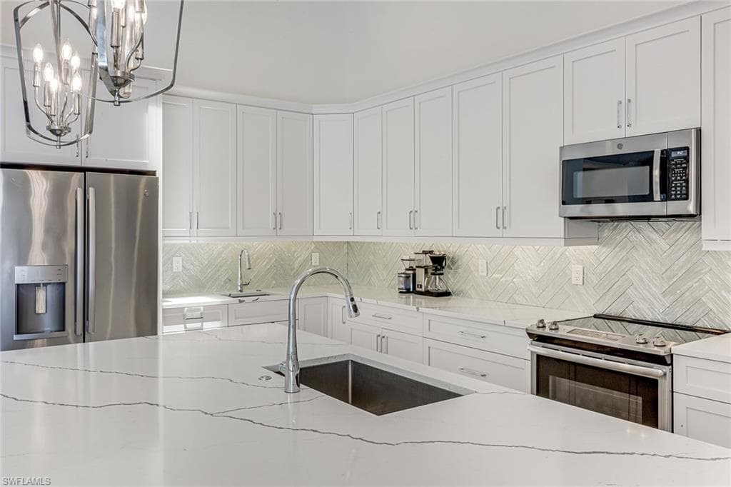 3803 Essex PL-10