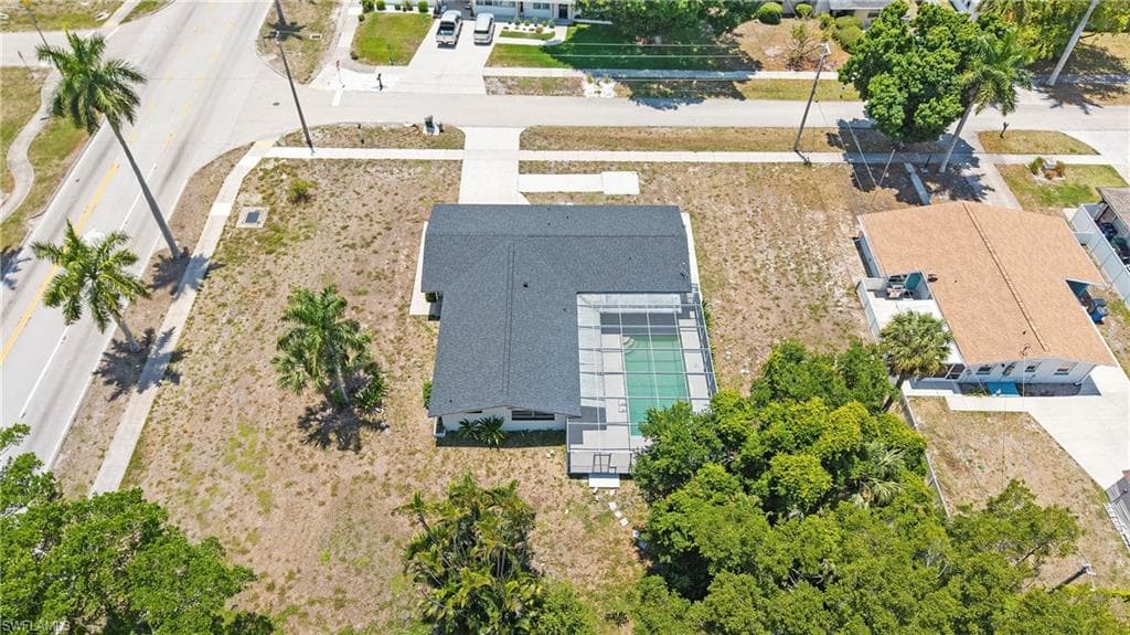 10300 McGregor BLVD-35