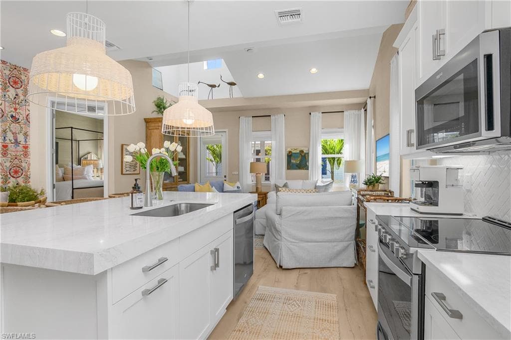7286 Saona CT-8