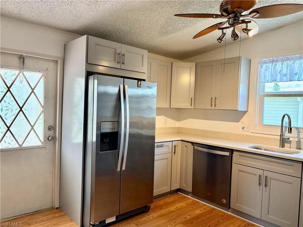 3134 Linwood DR-12