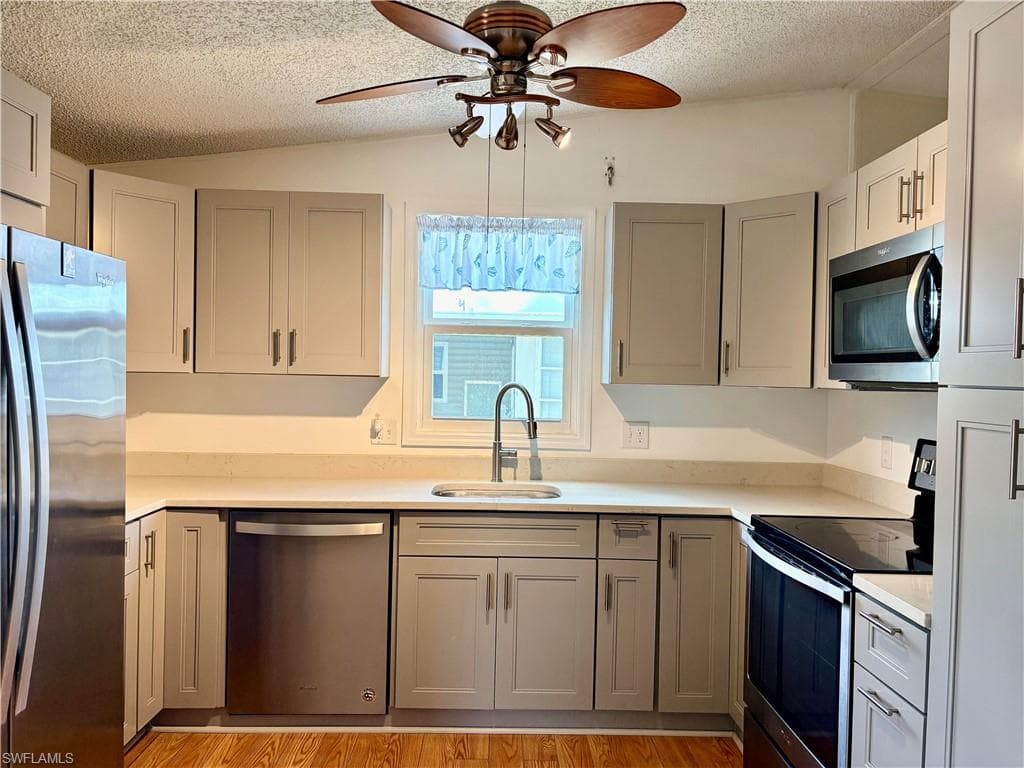 3134 Linwood DR-11