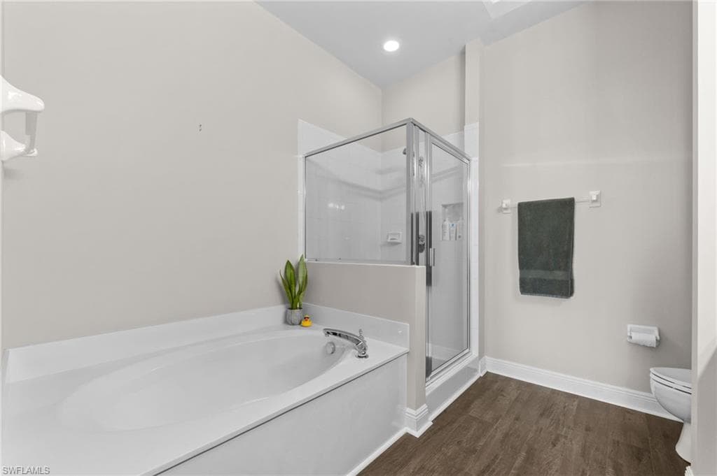 2743 1st ST 2703-20