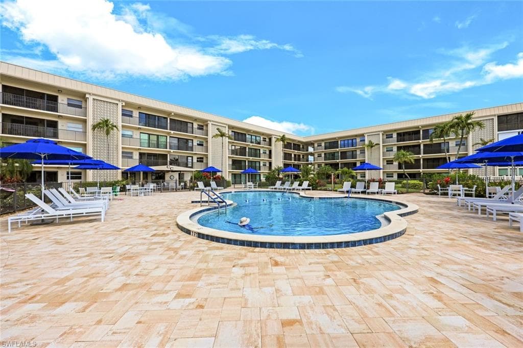3200 Gulf Shore BLVD N 112-25