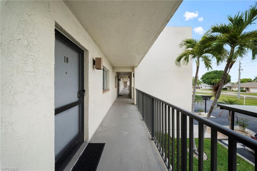 2111 Barkeley LN 10-1