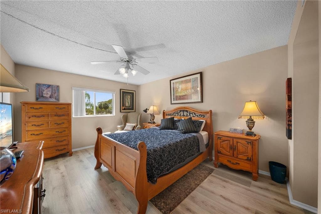2111 Barkeley LN 10-11