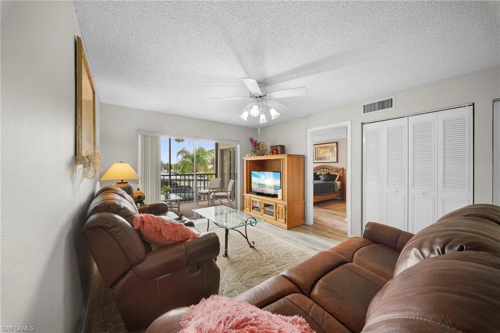 2111 Barkeley LN 10-6
