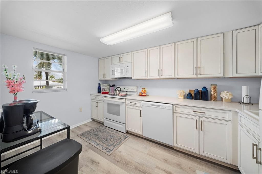 2111 Barkeley LN 10-2