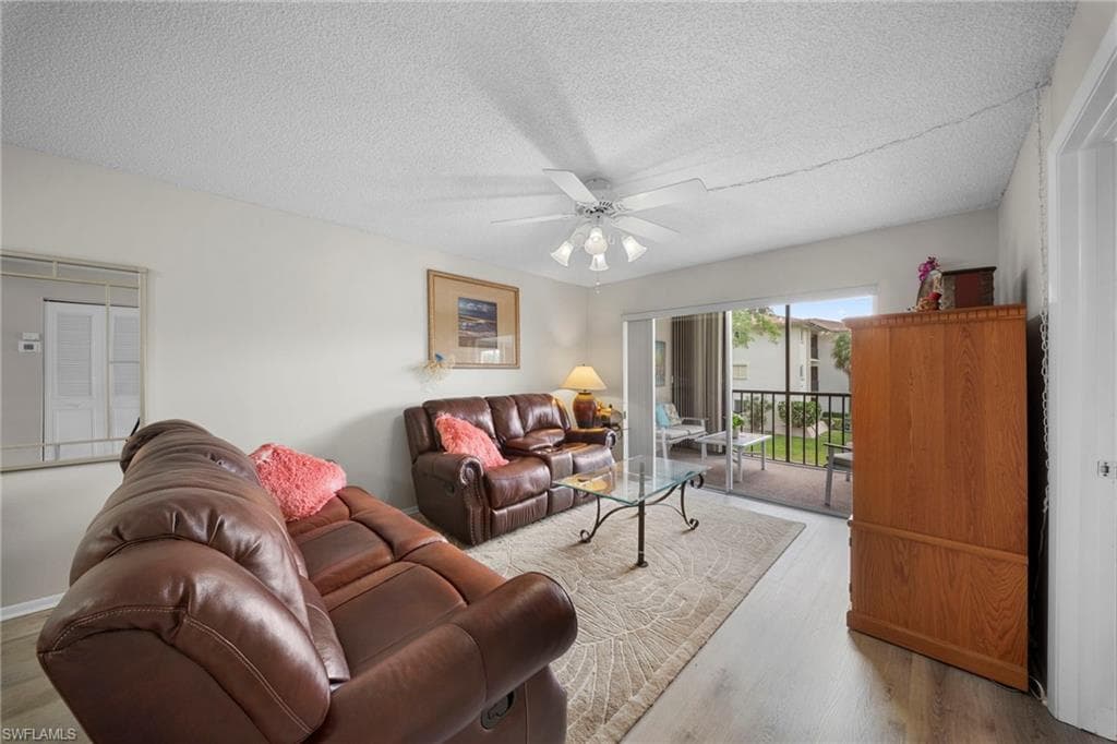 2111 Barkeley LN 10-7