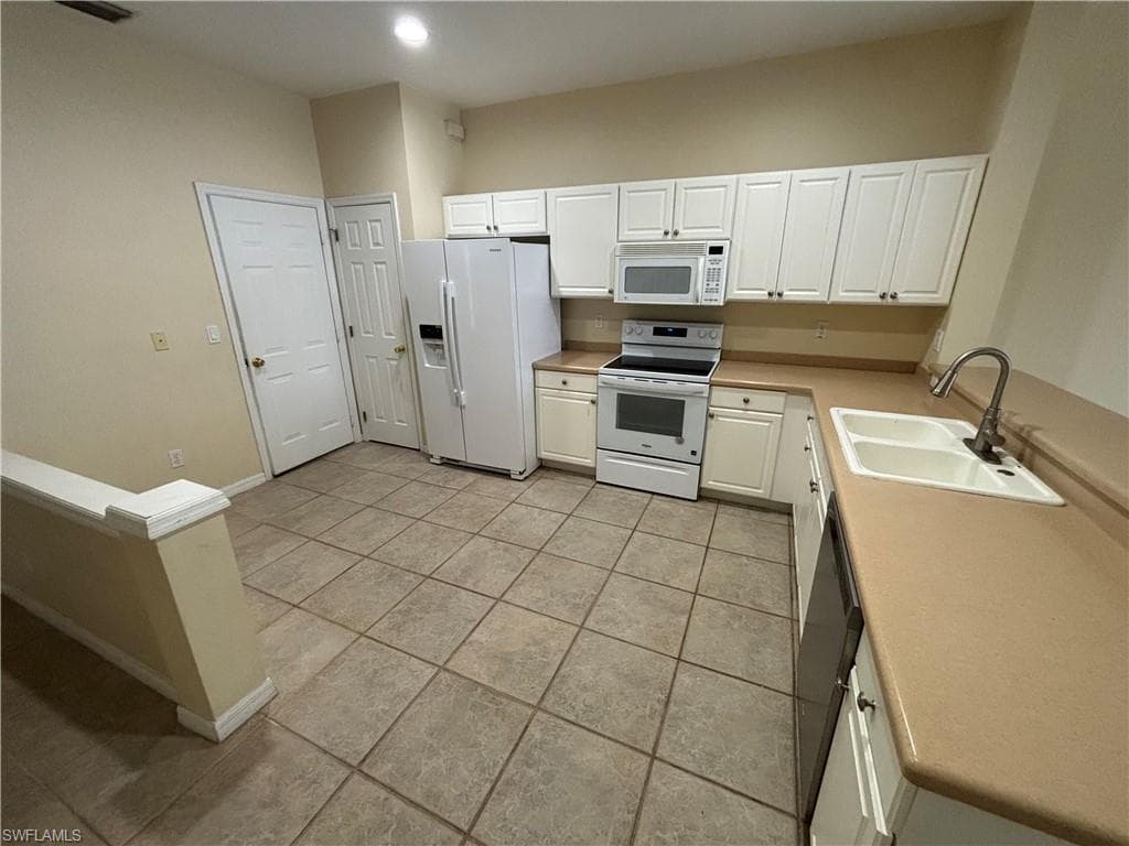 8271 Village Edge CIR 5-2