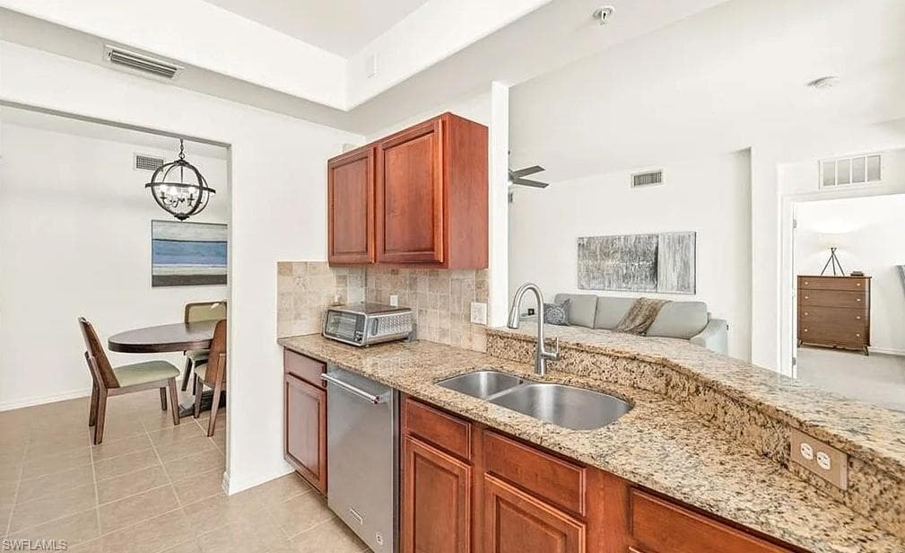 1315 Henley ST 1006-17