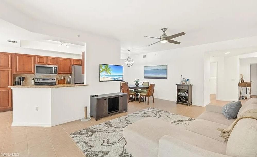 1315 Henley ST 1006-3