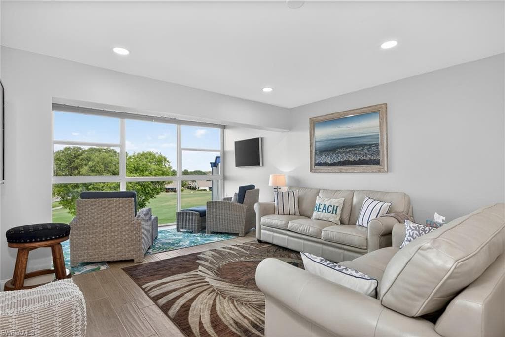 6220 Augusta DR 408-2