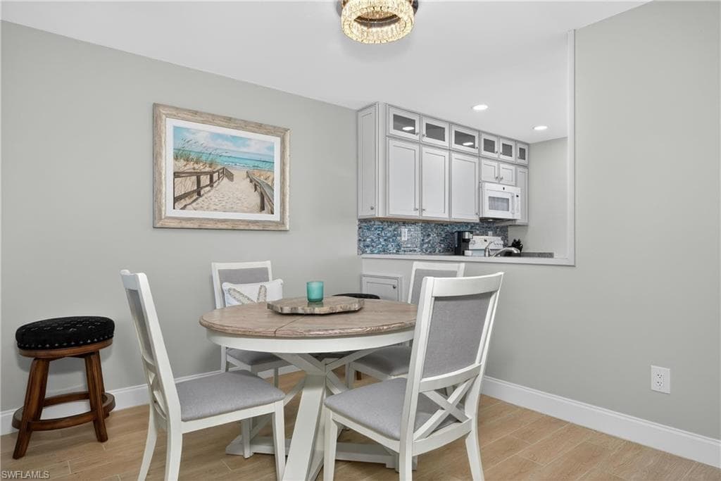 6220 Augusta DR 408-9