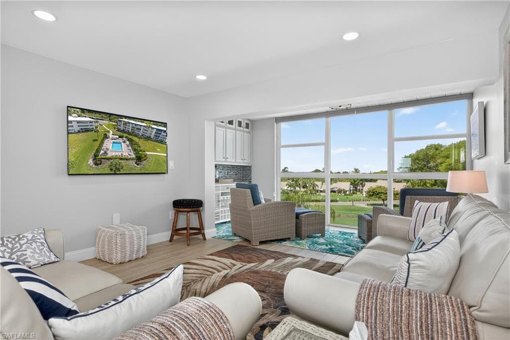 6220 Augusta DR 408-3