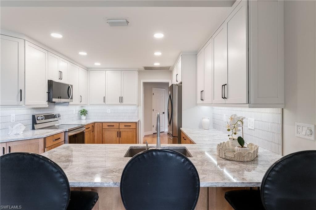 16986 Timberlakes DR-12