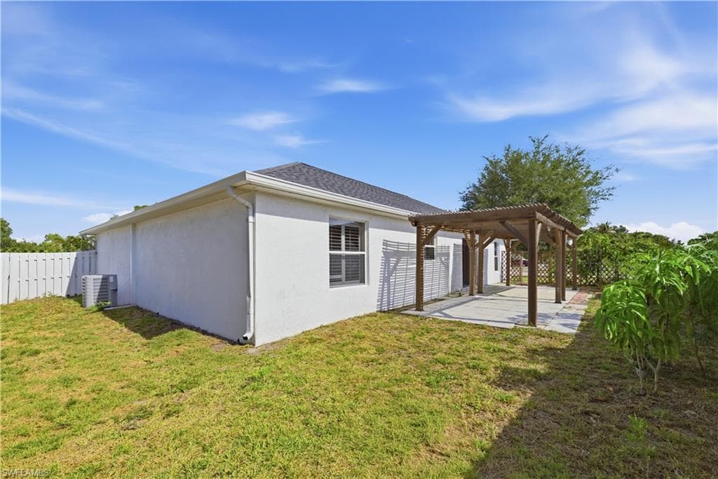 1082 Ridgeway DR-22