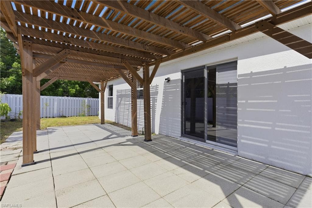 1082 Ridgeway DR-21