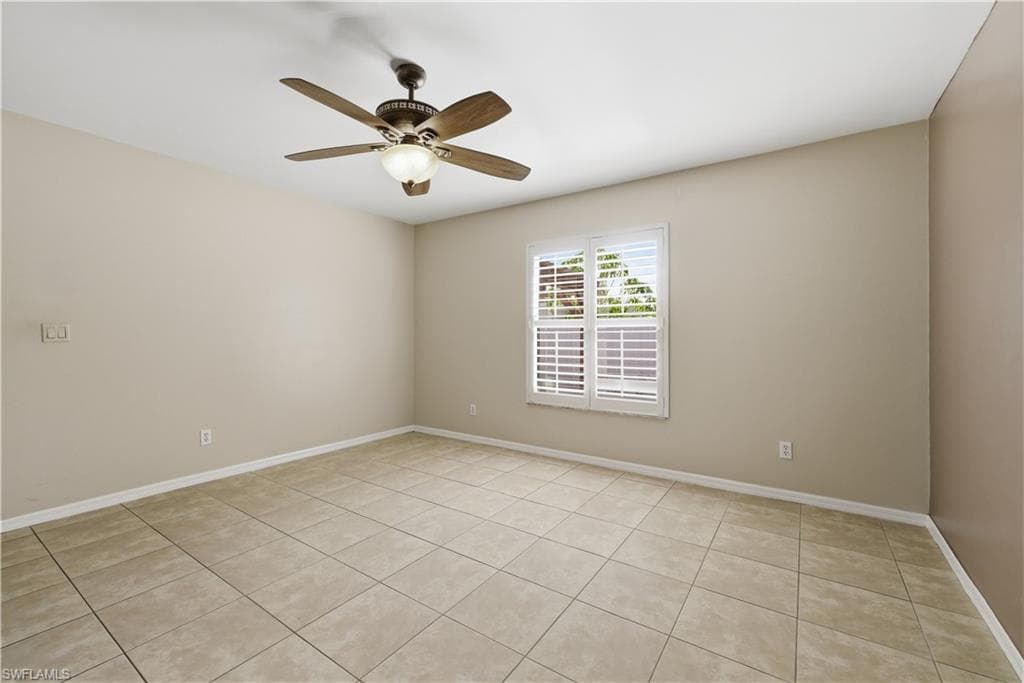1082 Ridgeway DR-19