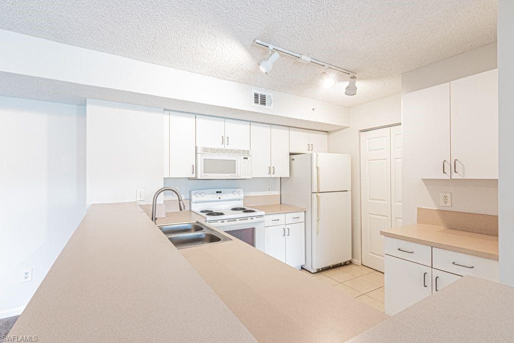 1810 Florida Club CIR 1204-6