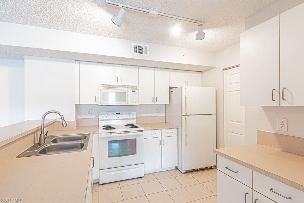 1810 Florida Club CIR 1204-7