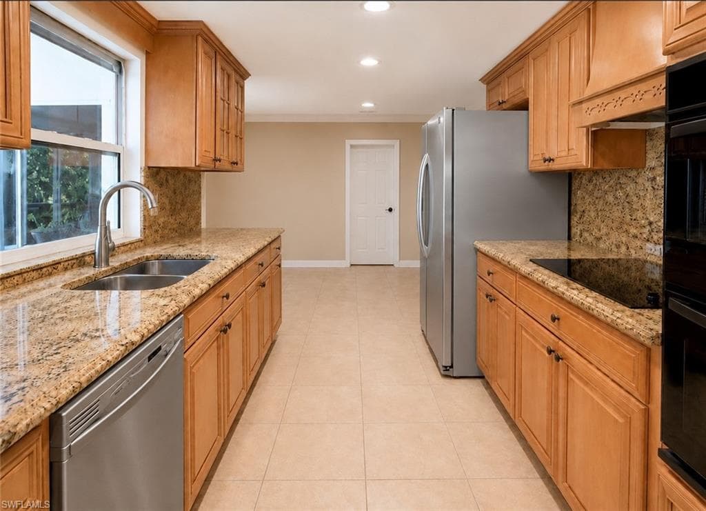 4479 Lakewood BLVD-5